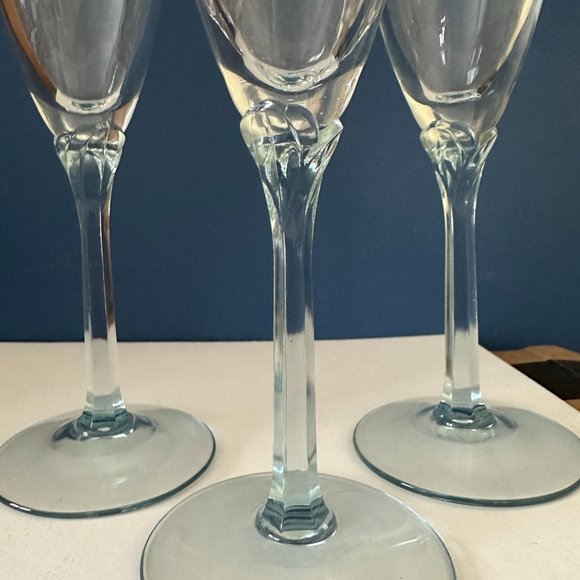 3 CHAMPAGEN FLUTE GLASSES - Picture 2 of 2
